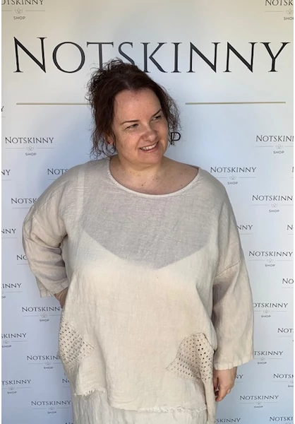 extra nagy méretű len bézs felső kerek nyak madeirás zseb és hátul betét ejtett vállak