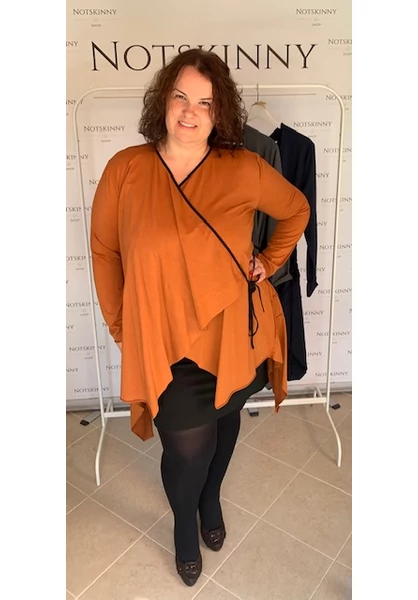 átlapolós megkötős női kardigán vagy felső vagány loknis oldalt hosszabb camel