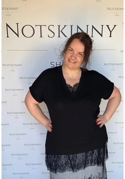 blue shadow női felső tunika fekete csipke betét passzé oldalt felhasított vnyak blue shadow női felső tunika fekete csipke betét passzé oldalt felhasított vnyak