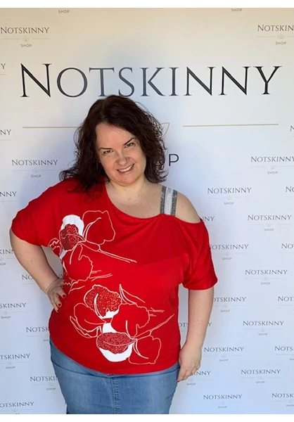 darkwin vállvillantós piros felső strasszokkal rugalmas anyagból virág mintával