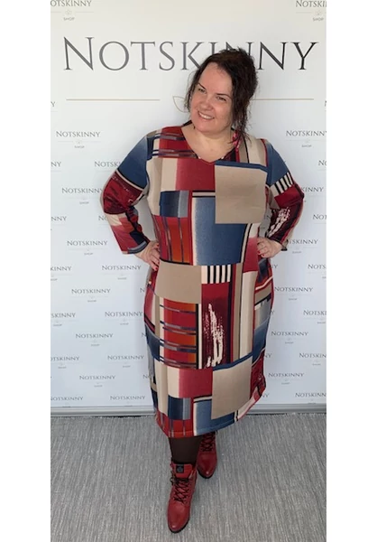 finomkötött, kockás, színes, nagy méretű, női ruha, zsebek nélkül, bordó tónus