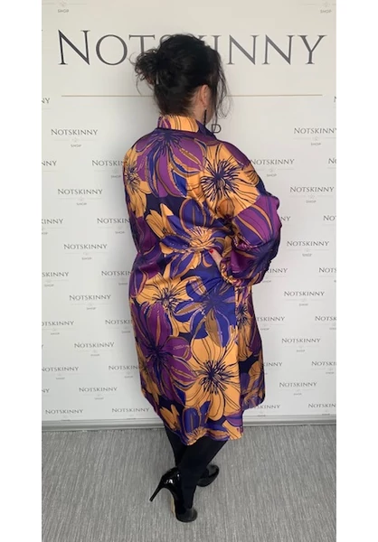 lila virágos,  a-vonalú, galléros ruha övvel, zsebekkel, szép gombokkal, molett, plussize, xxl