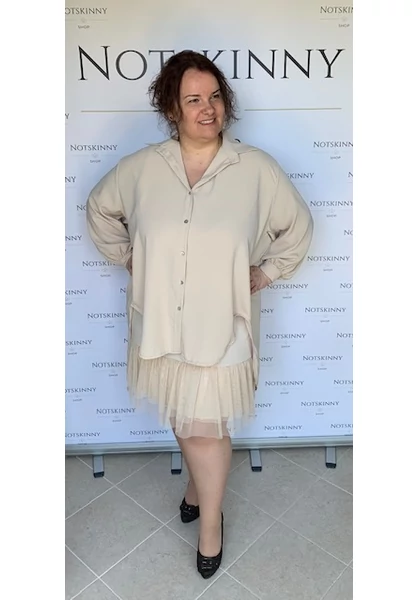 extra nagy méretű női ing blúz ruha tunika bézs gombokkal, elől rövidebb, kerekített oldalt, xl, 5xl molett, plus size