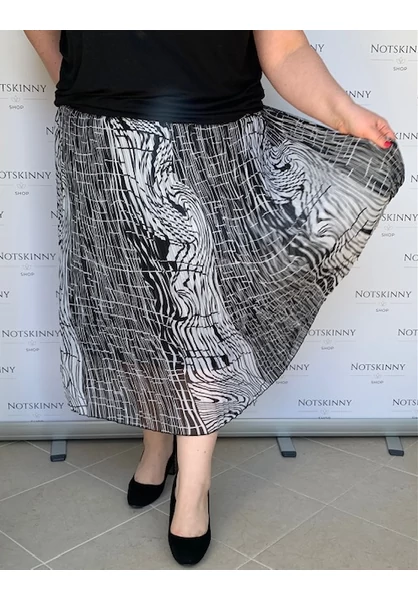 rakott női szoknya molett plus size pliszírozott fekete fehér absztrakt mintával