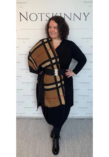 sötétbarna, fekete kockás sál női karácsony ajándék gyapjú