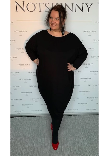 fekete taffi női extra nagy klasszik ruha, molett, xxl, plussize, lefelé szűkül, kerek nyak